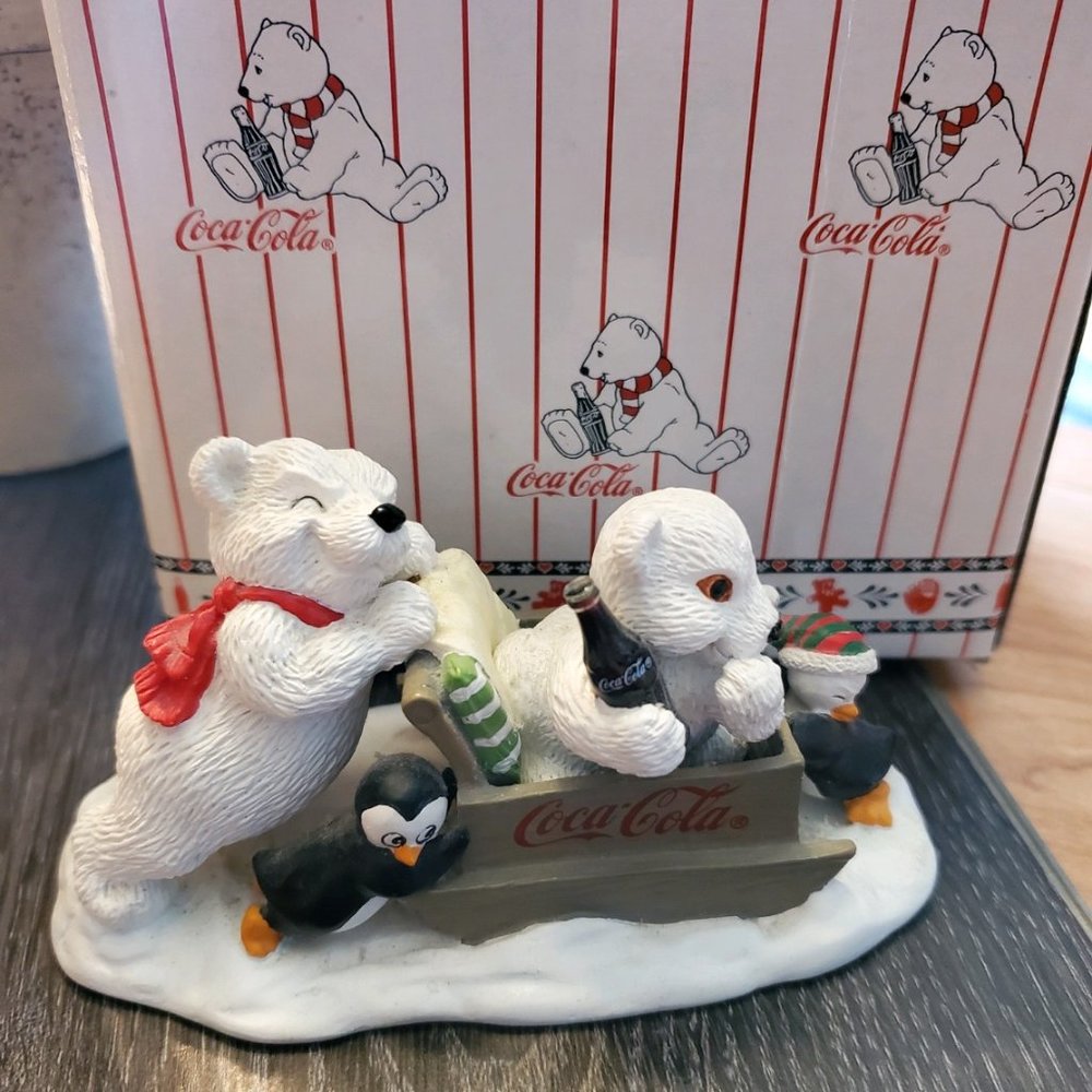 Coca-Cola Polar Bear Cubs On Your Mark, Get Set, Go Figurine